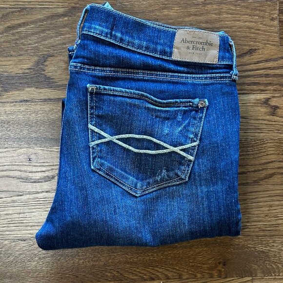 Abercrombie & Fitch Perfect Stretch, Low Rise Distressed Cropped Jeans Size 28 - Picture 10 of 12